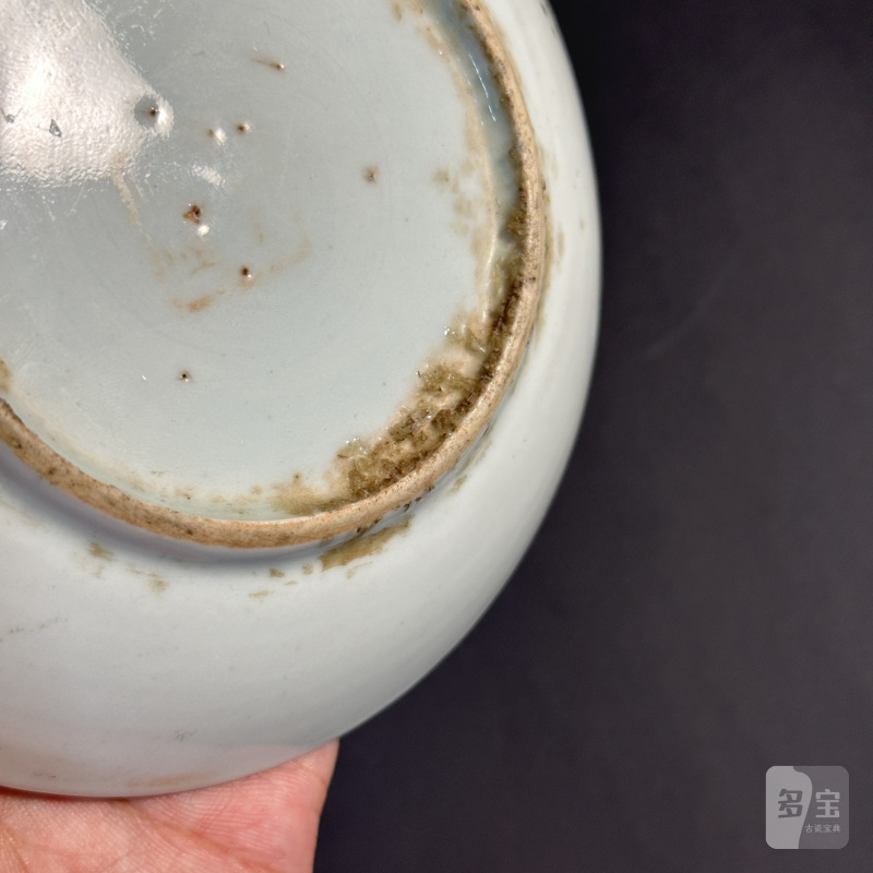 民国 粉彩花卉草虫纹盘一对 - 图11
